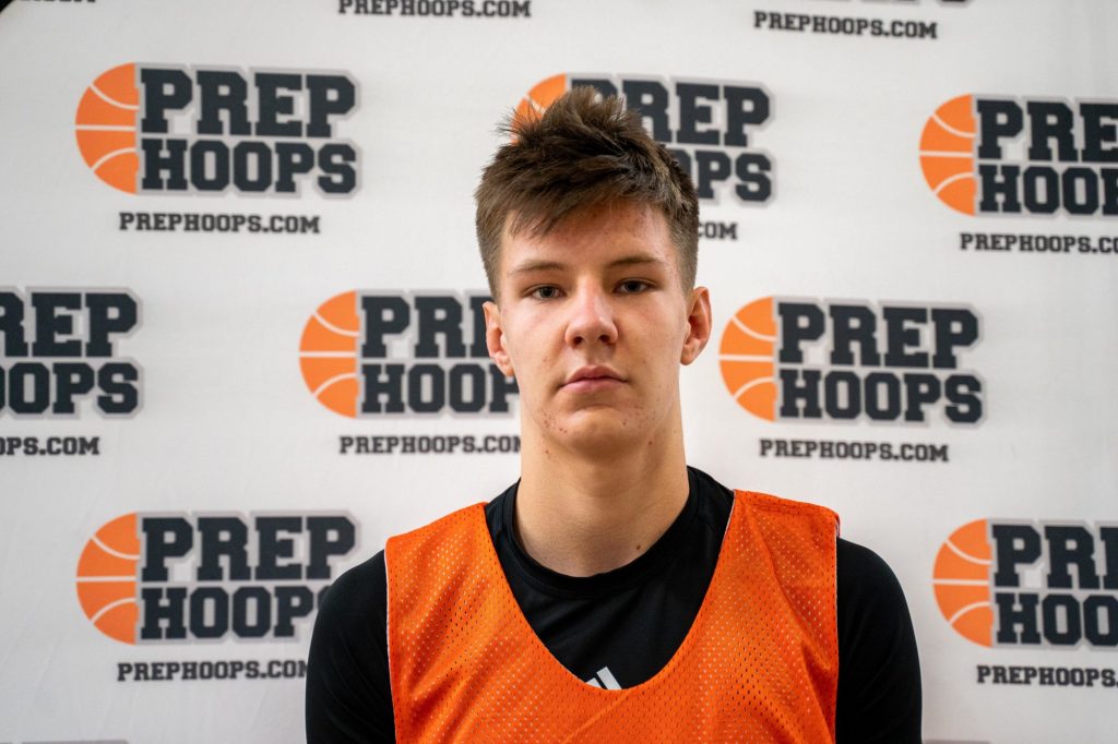 Committed 2022 stock-risers