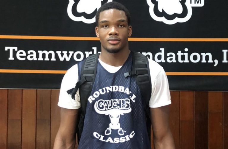 Gauchos Roundball Classic: Stepinac Debut
