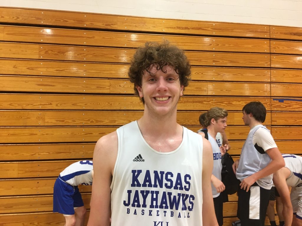 Monday's Holiday Tournament Standouts (Forwards)