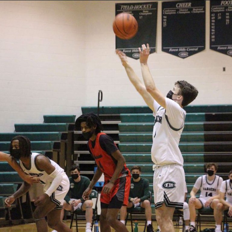 MHSAA Playoffs: Notes From Two District Semifinals