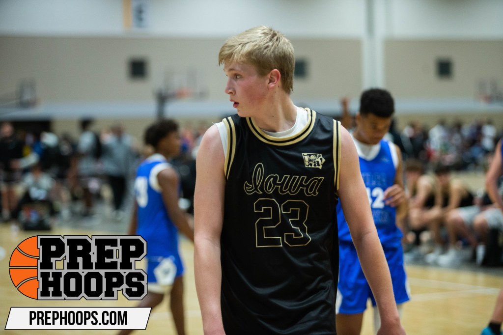 Kings of the Court: Iowa Barnstormers 16U Gold Player Evals