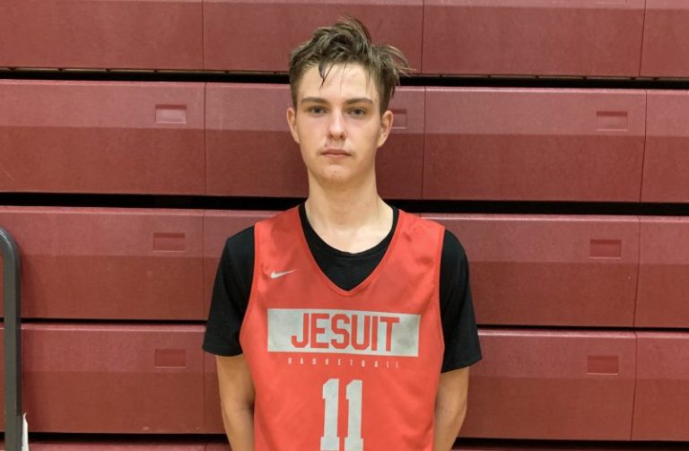 Classic at Damien Preview: Gold Div. Unsigned Seniors