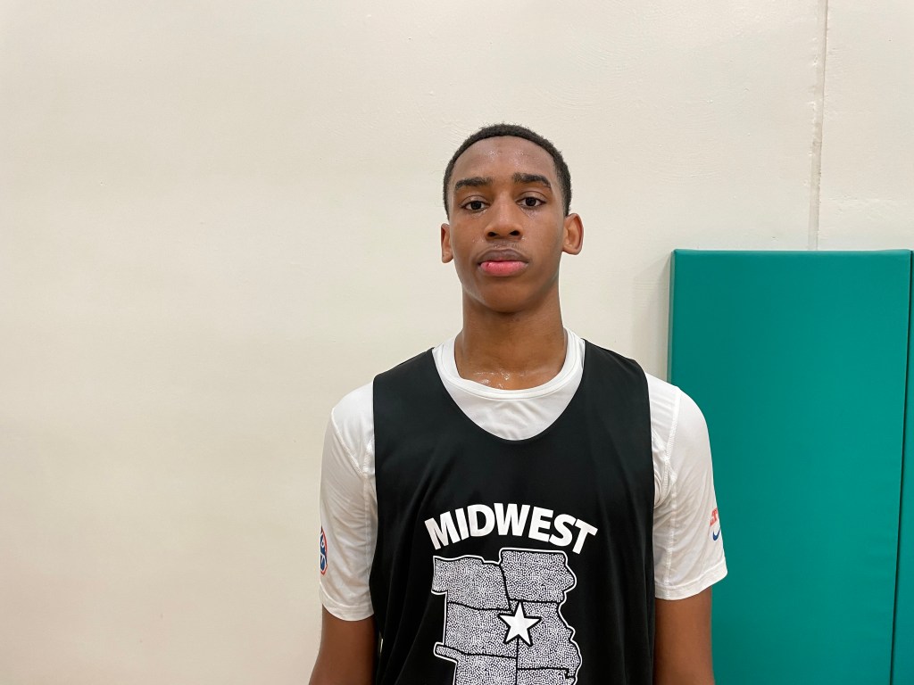 Summer Stock Risers at the Forward Position