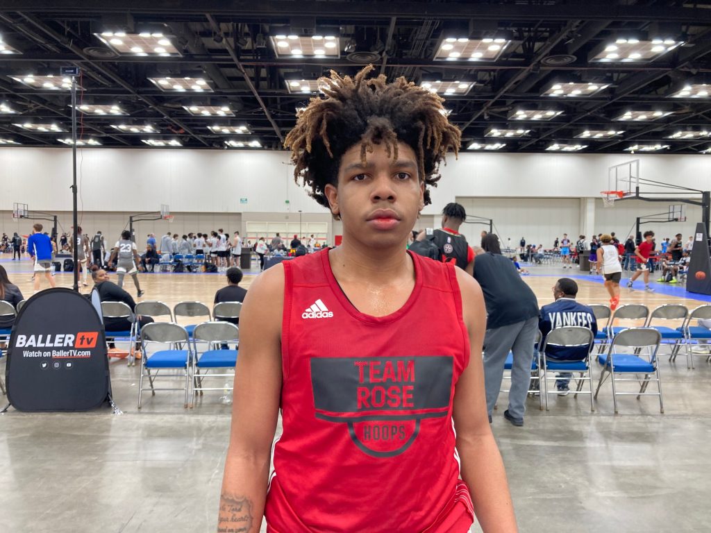 Chicagoland Coaches United: Stock Risers
