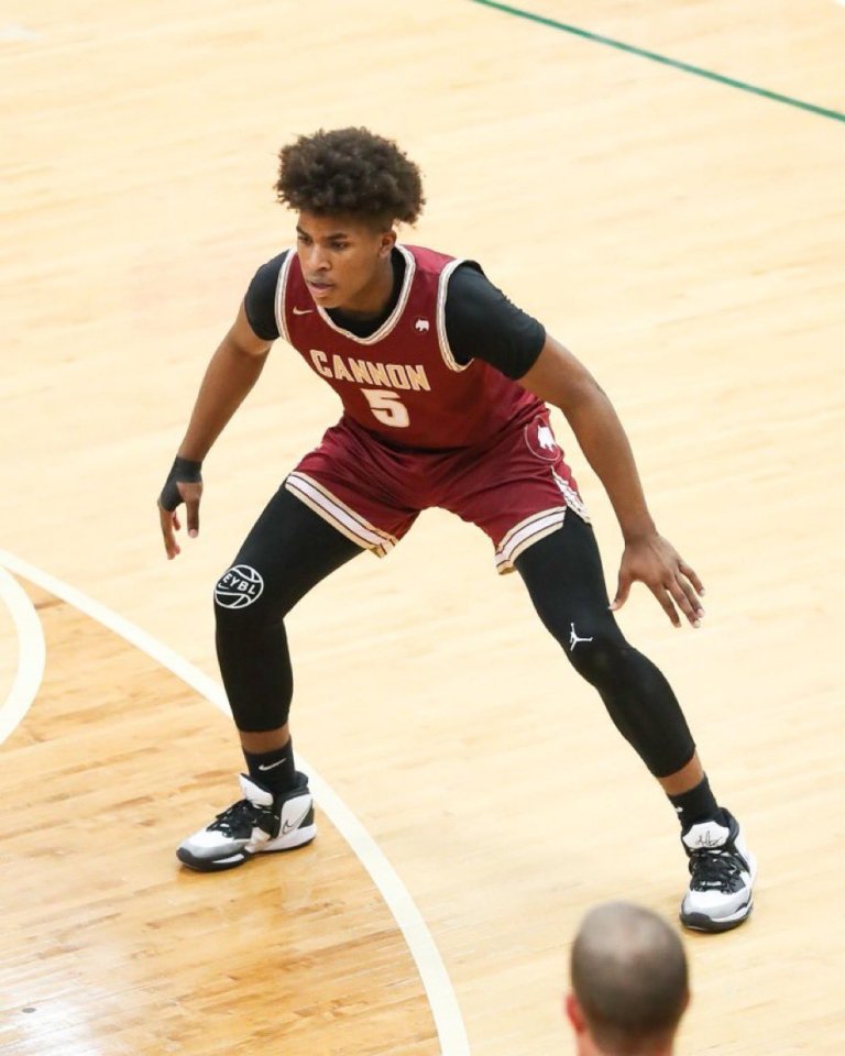 Isaiah Henry