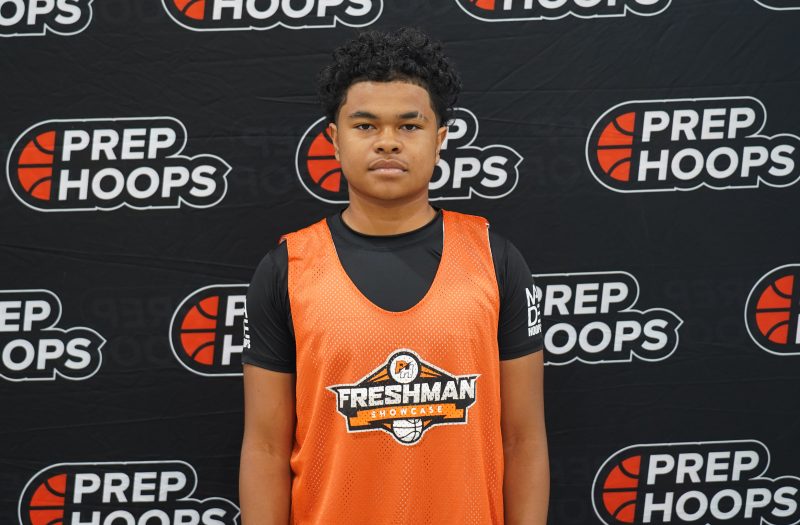 Holiday Hoopla: Show Stealing Underclassmen