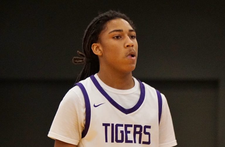 Top Underclassmen from Day 1 of Holiday Hoopla