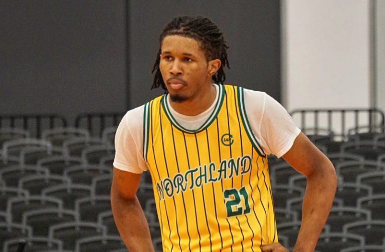 Top Unsigned Seniors from Day 1 of Holiday Hoopla