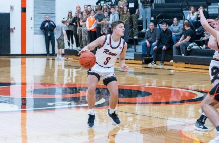 Tuesday Showdown: Cheboygan-Harbor Springs; Kingsford-Iron Mount.