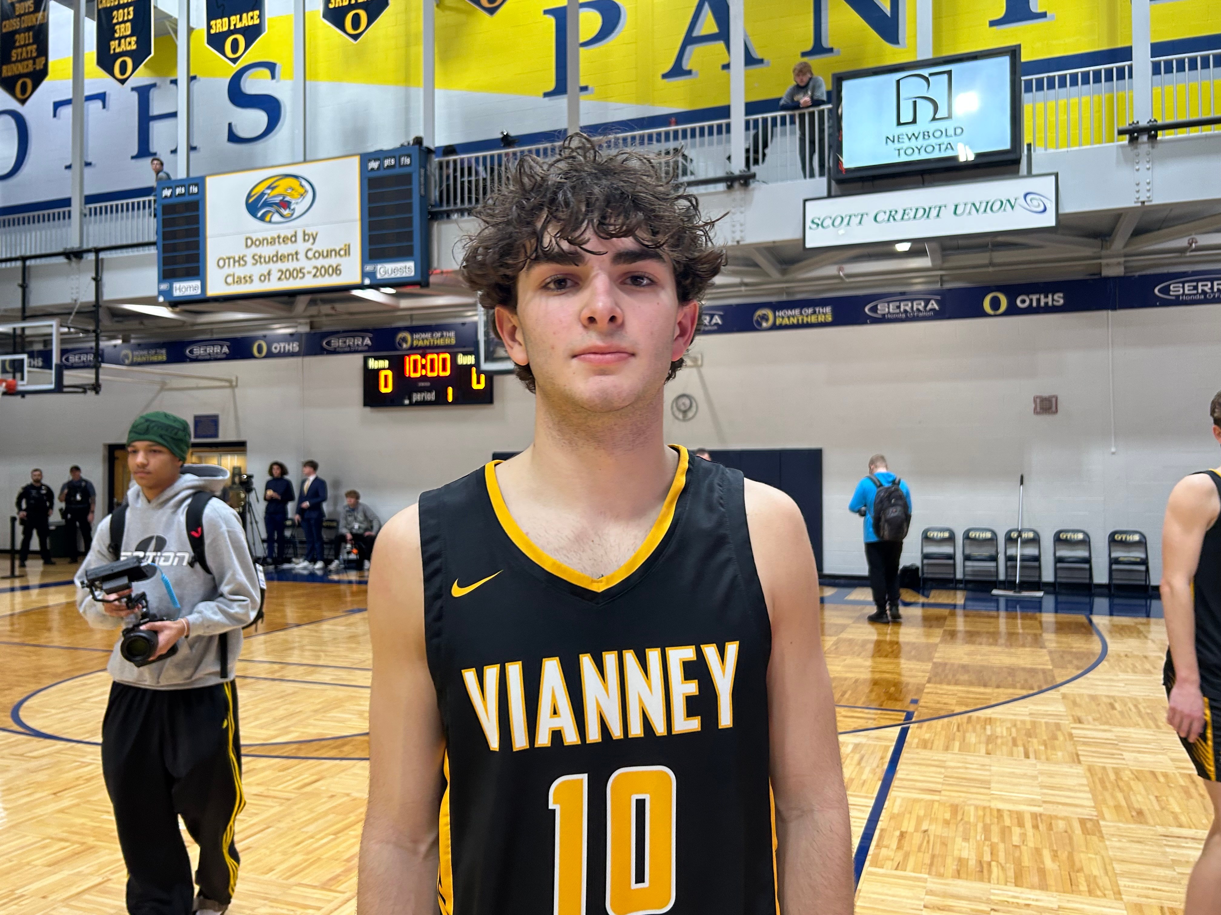 Stock Risers Six St. Louis Stock Risers - Prep Hoops