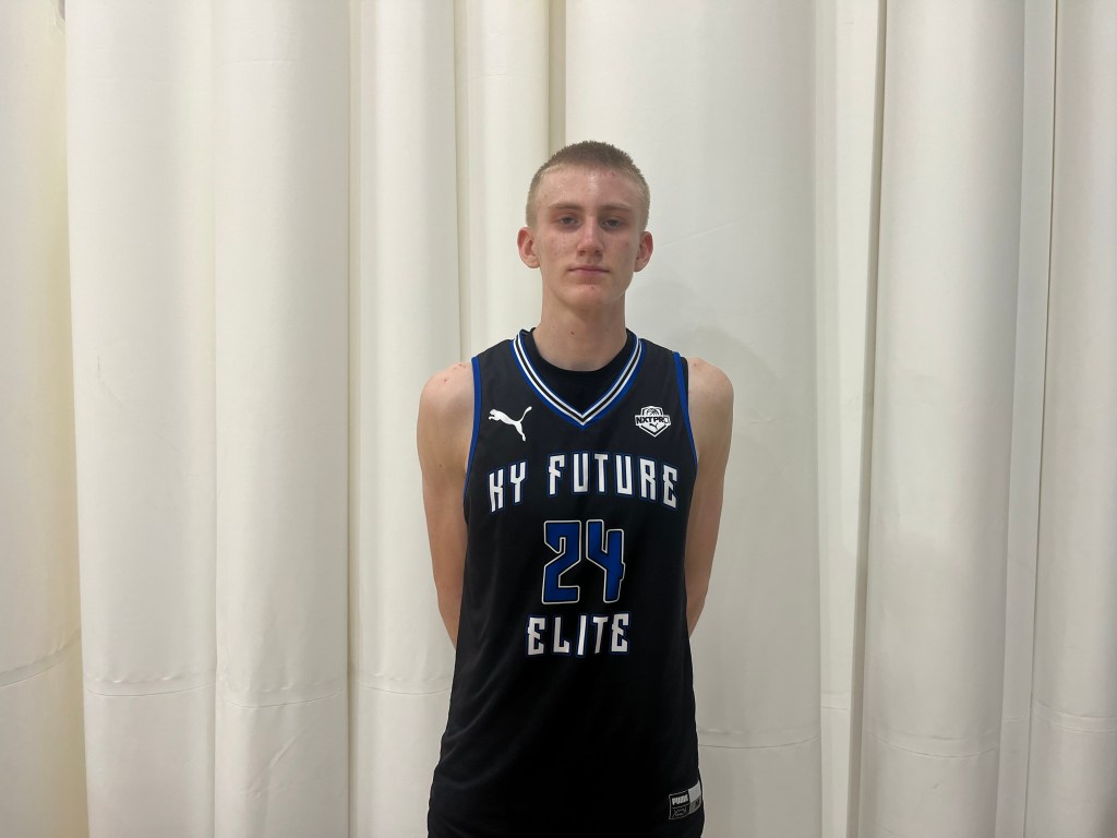 The Stage: Bluegrass Standouts 15U Division