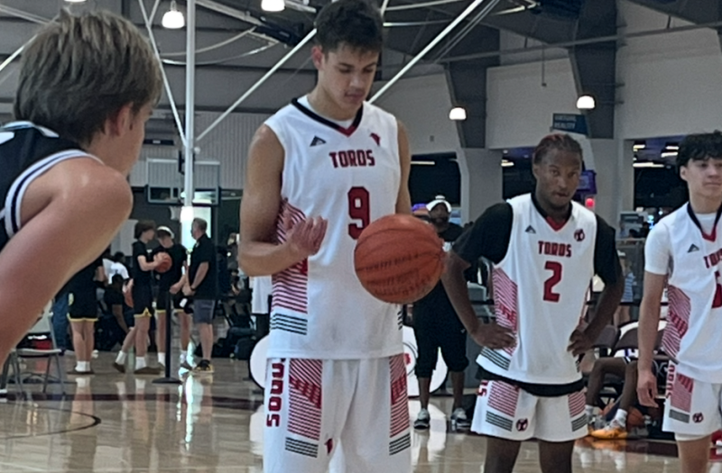 San Antonio Veterans Memorial, Five Players Setting the Standard