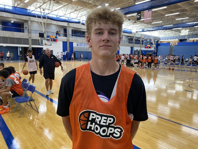 The Sophomore Showcase: Wings/Forwards to Know