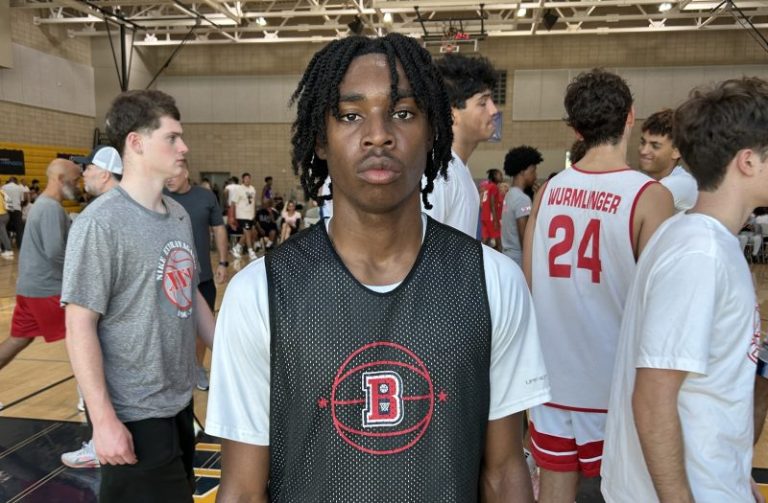 Top Upperclass Guards on Club Opening Weekend