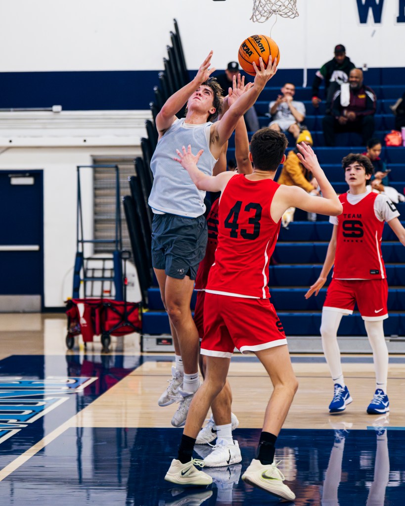 Hoops on the Hill: Windward vs Valley Christian