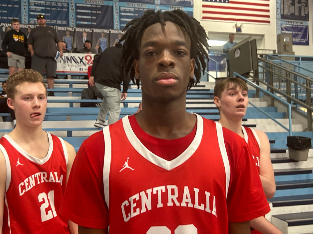 Centralia Takes Home Salem Invitational Title vs Rival Mt. Vernon