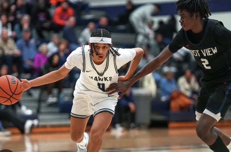 Hendrickson’s Guard Foursome Fuels 11-0 district streak