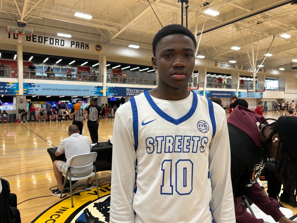 Versatile Glue Guys Make Difference at Chi-Town Tip Off
