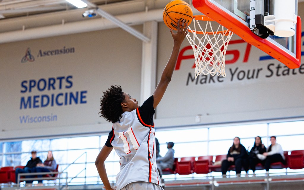Prep Hoops Midwest Showdown Photo Gallery