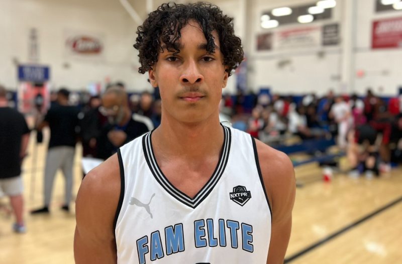 16U Stock Risers Making Noise During Live Session