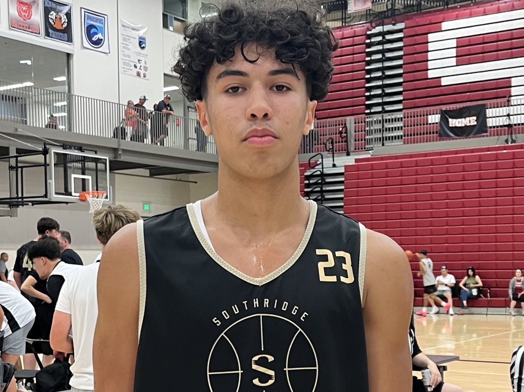Elijah Thompson